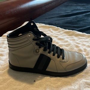 Gucci,size 9,Gray